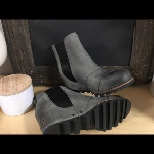 Sorel Lea Wedge Booties for Women size 8.5 New
